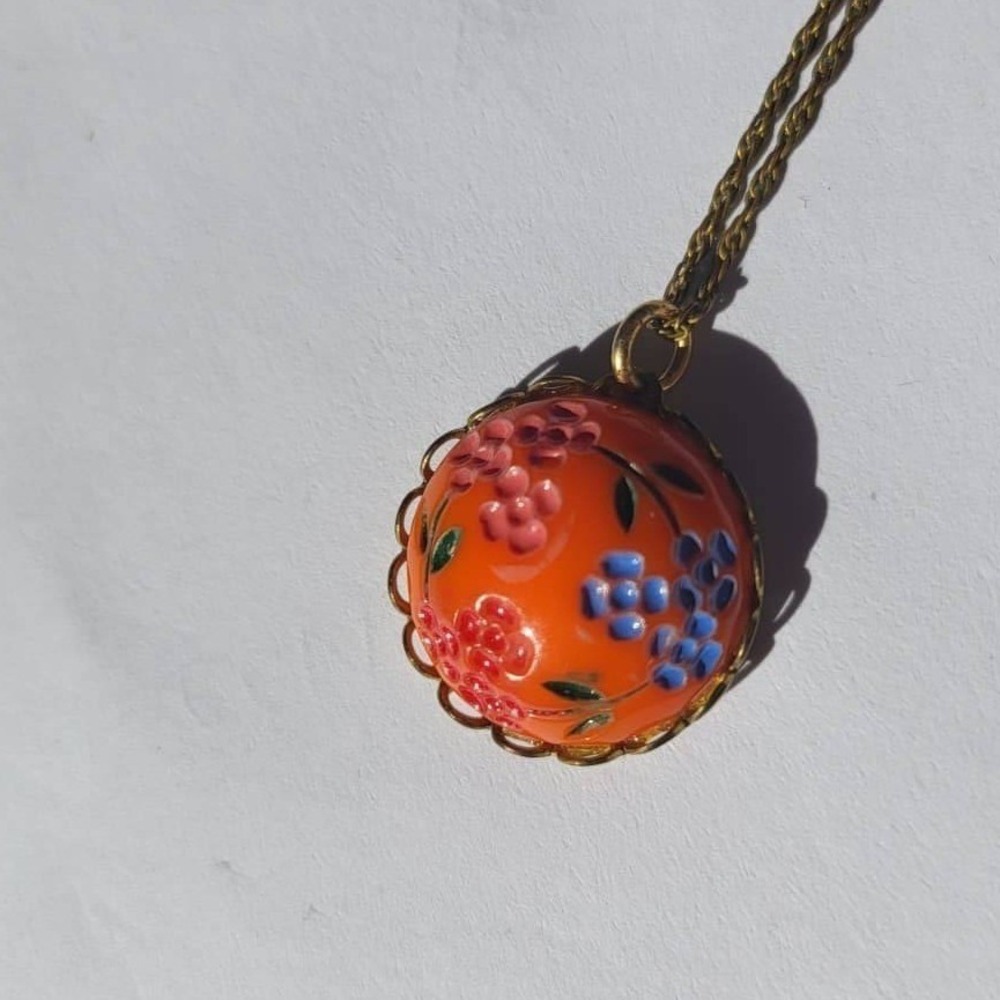 Vintage Art Glass Orange Floral Round Pendant Necklace Vintage Brass Chain - Picture 5 of 8